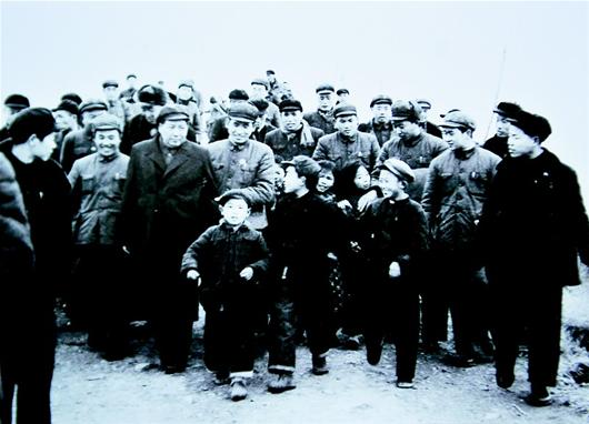 ë��ϯ��Ⱥ�ڵĴ�ӵ��